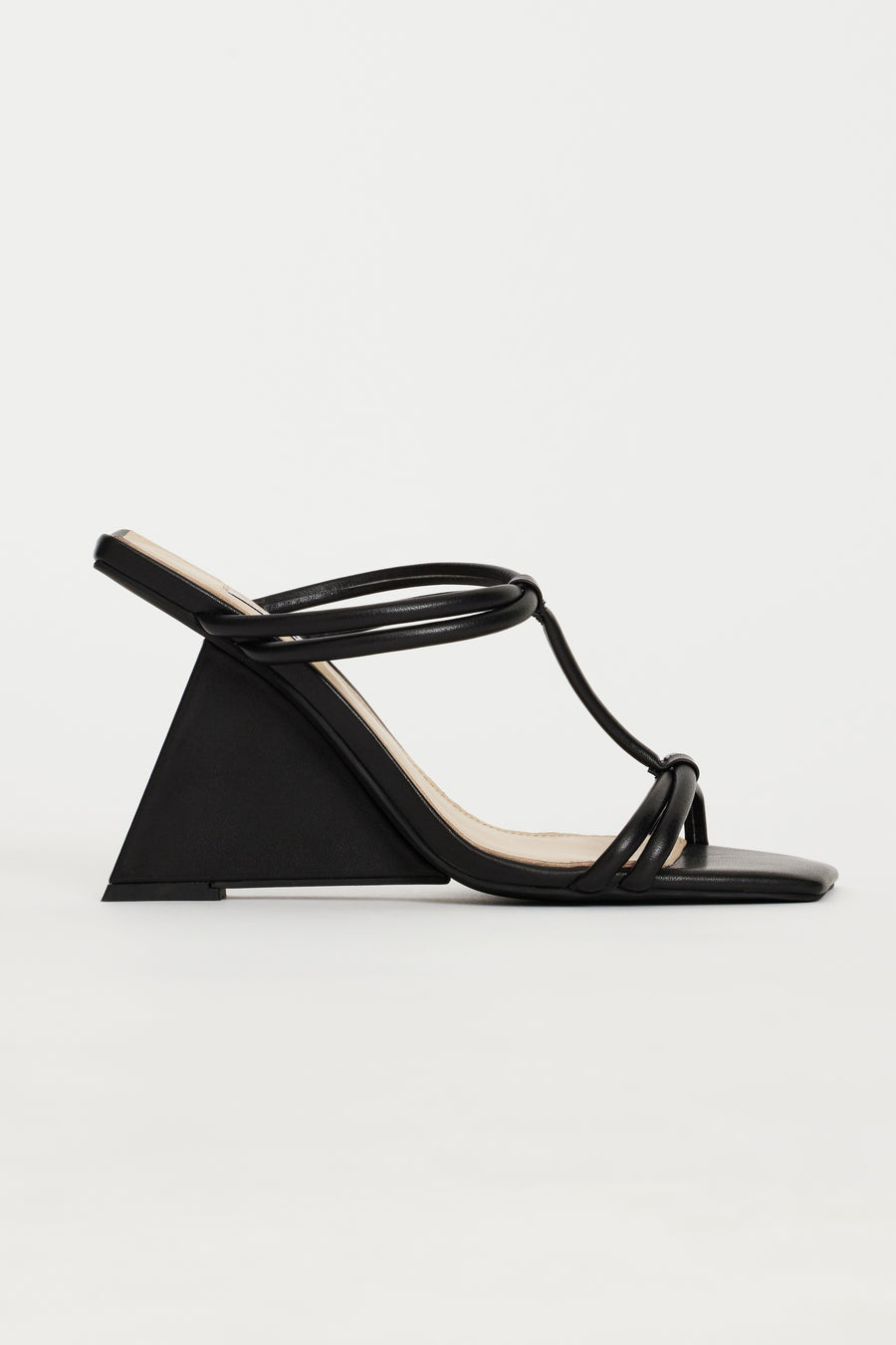AJ2507001F_CLARKSON_WEDGE-BLACK-1jpg