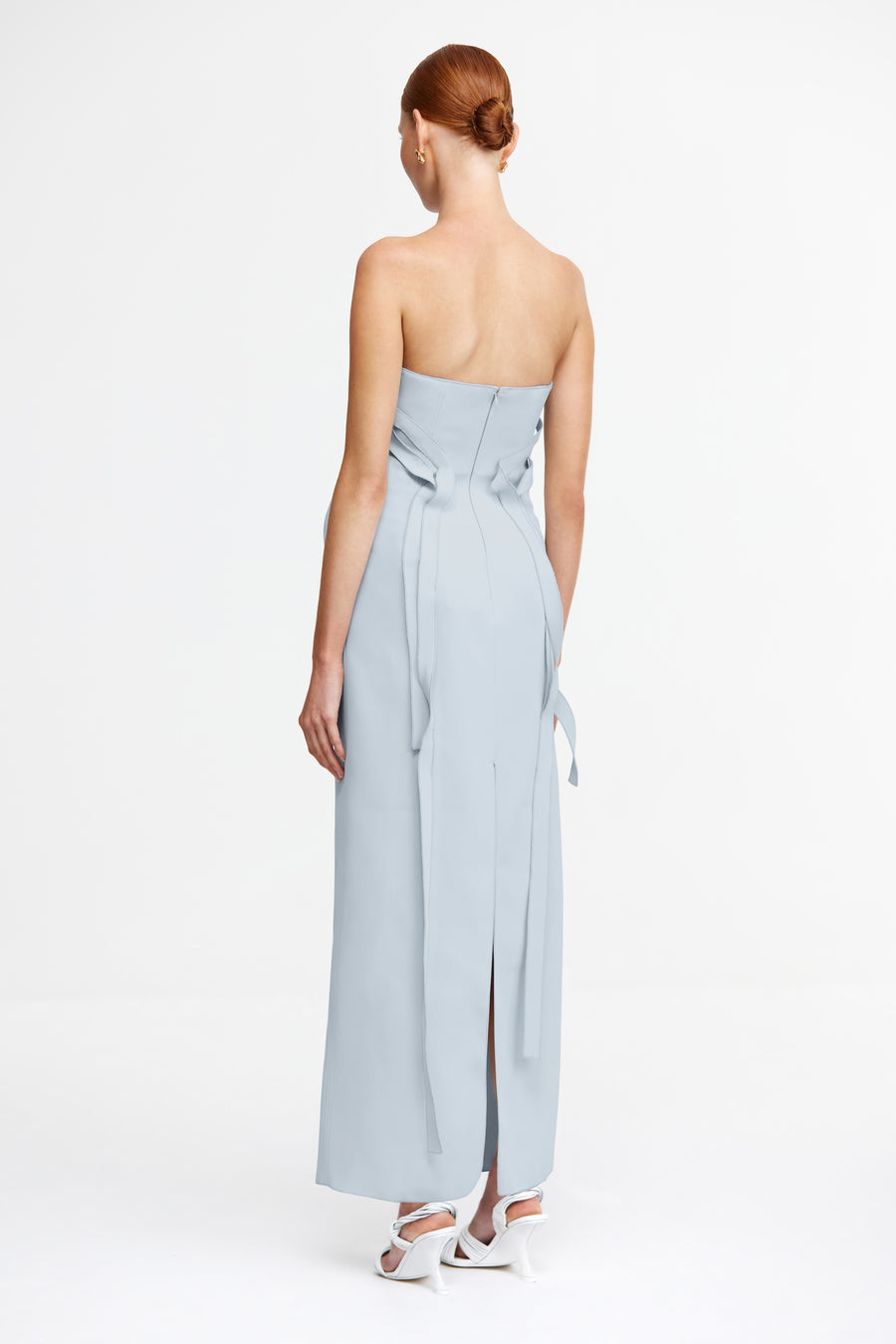 acler grovehill midi dress The 'Grovehill Midi Dress' in Blizzard. A timeless silhouette with sculptural detailing. Available in Black and Ivory. Discover new arrivals, online & in store. #Acler #AclerHighSummer25